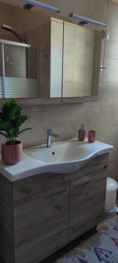 Apartament Efi'S House Wolos Zewnętrze zdjęcie