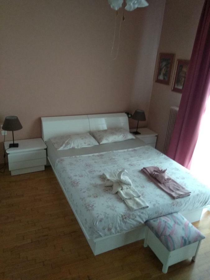 Apartament Efi'S House Wolos Zewnętrze zdjęcie